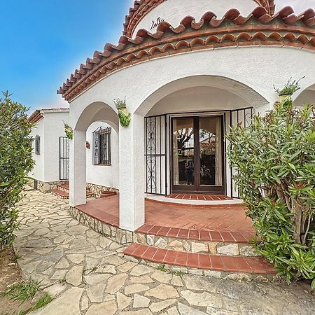 Requesens Villa Empuriabrava Exteriör bild