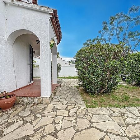 Requesens Villa Empuriabrava Exteriör bild