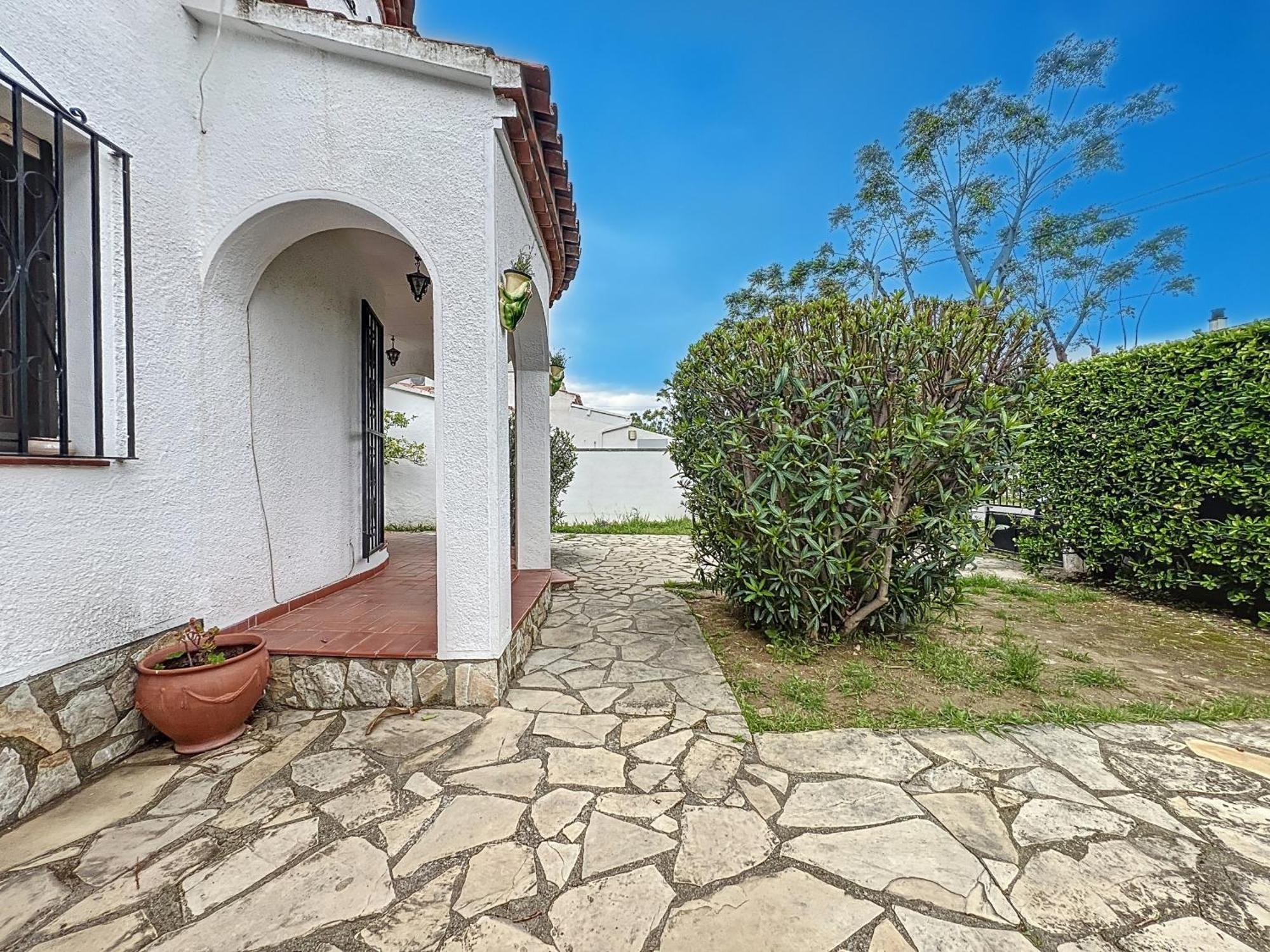 Requesens Villa Empuriabrava Exteriör bild