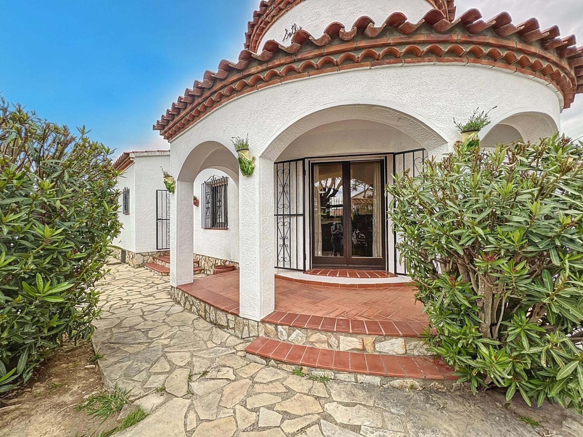 Requesens Villa Empuriabrava Exteriör bild