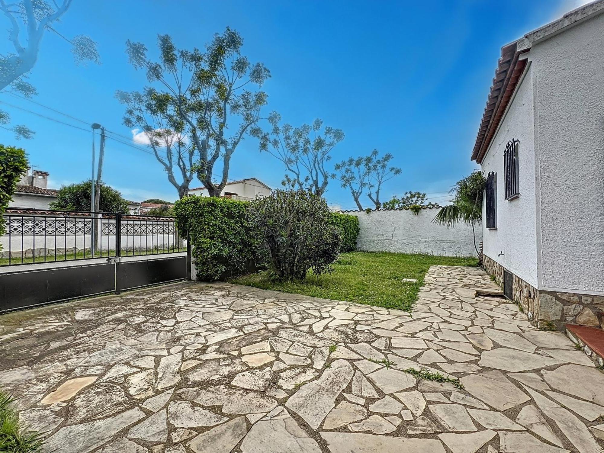 Requesens Villa Empuriabrava Exteriör bild