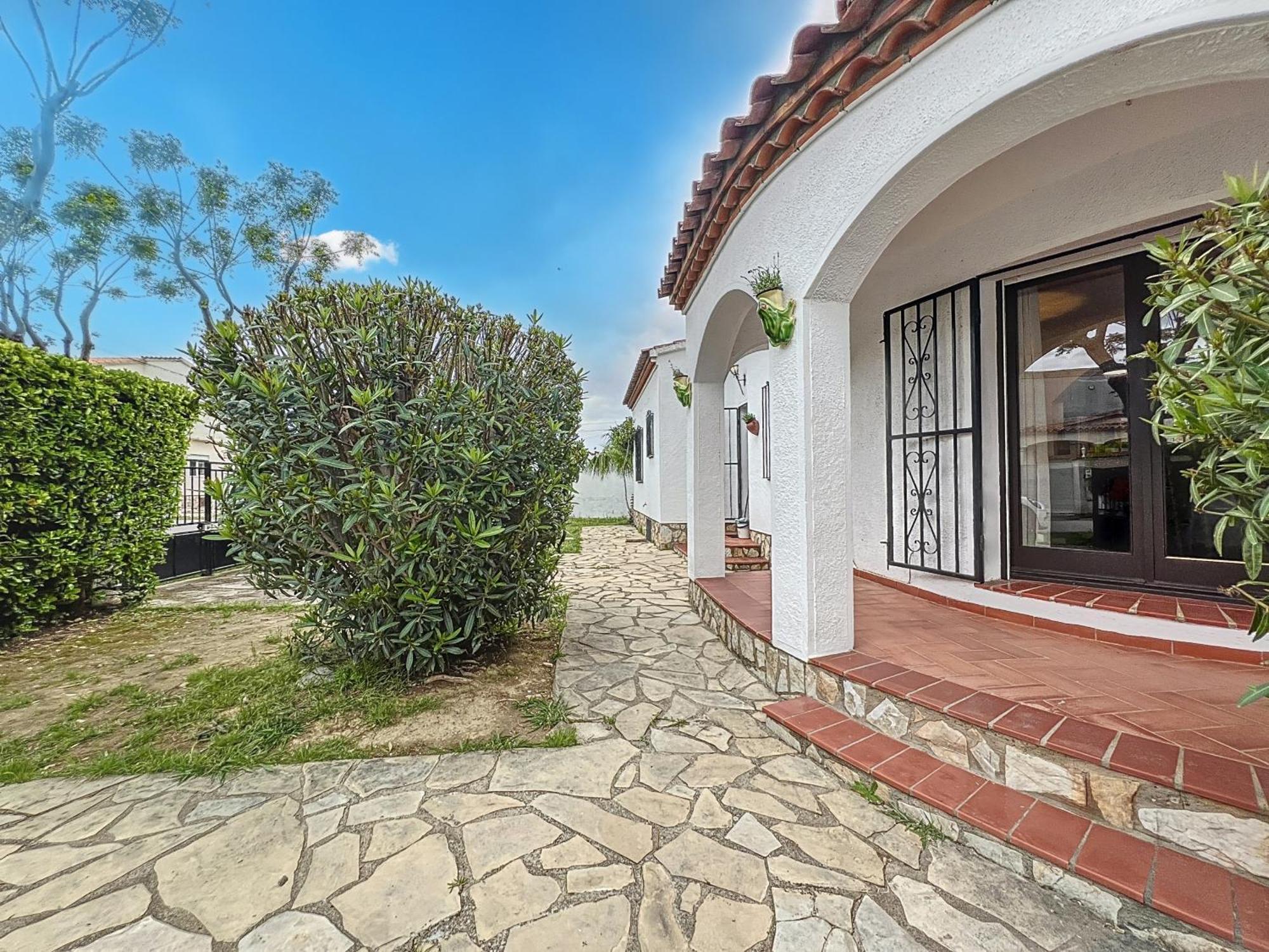 Requesens Villa Empuriabrava Exteriör bild