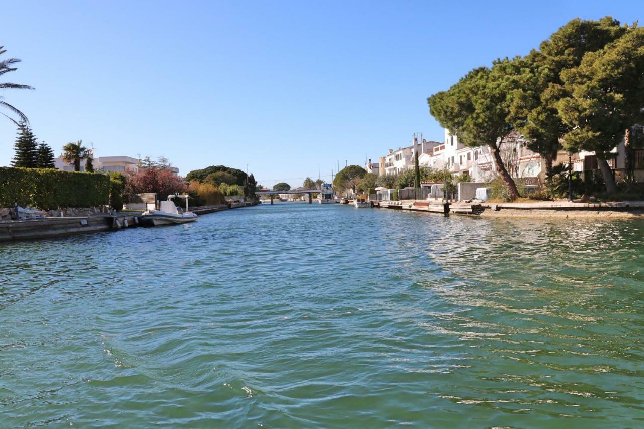 Requesens Villa Empuriabrava Exteriör bild